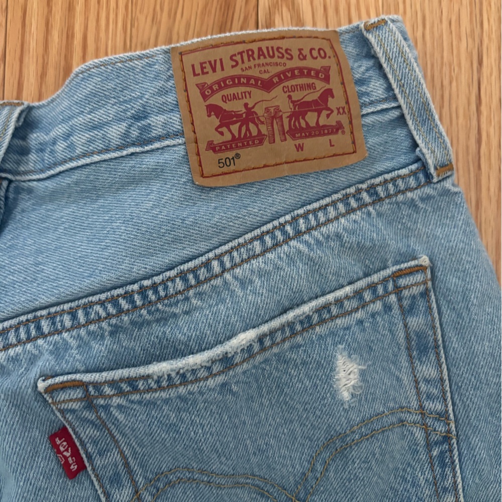 LEVI JEAN SHORTS